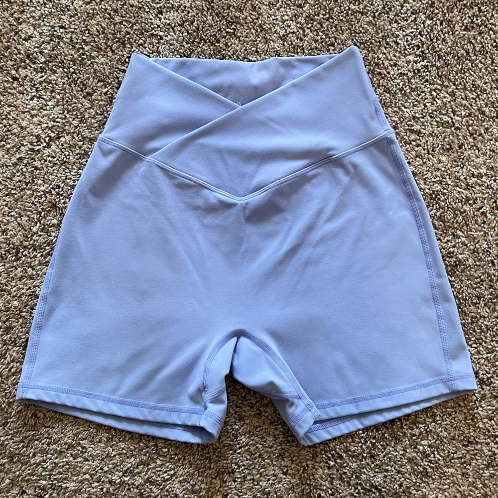 Buffbunny lavender cross waist shorts😍